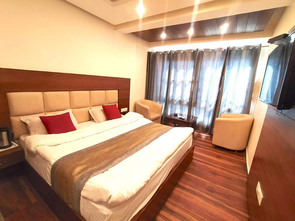 Hotel Samrat, Mussoorie Zewnętrze zdjęcie