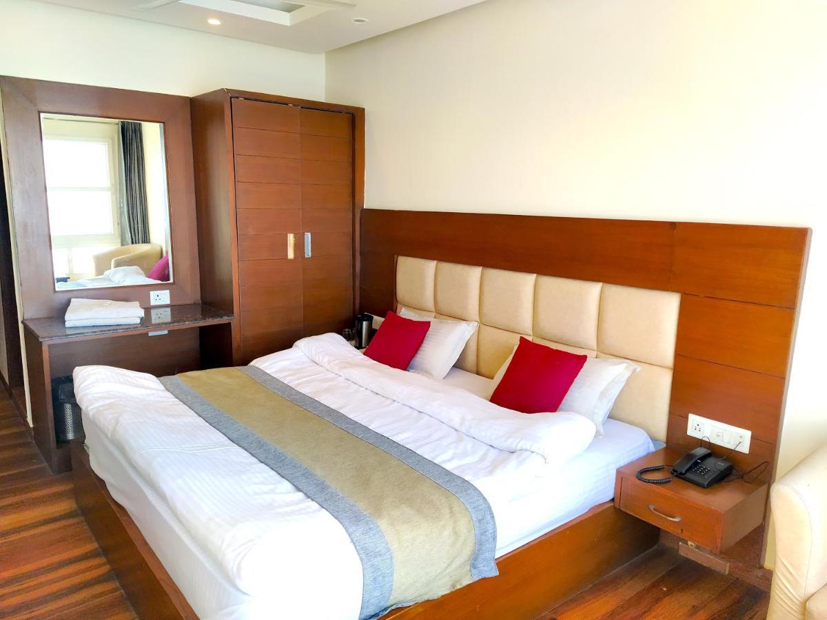 Hotel Samrat, Mussoorie Zewnętrze zdjęcie