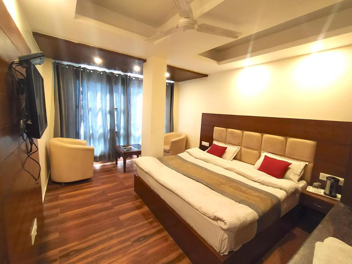 Hotel Samrat, Mussoorie Zewnętrze zdjęcie