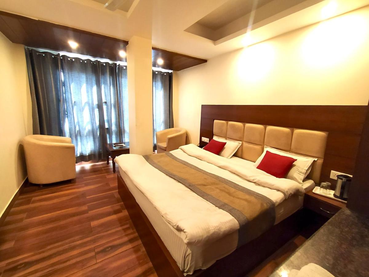 Hotel Samrat, Mussoorie Zewnętrze zdjęcie