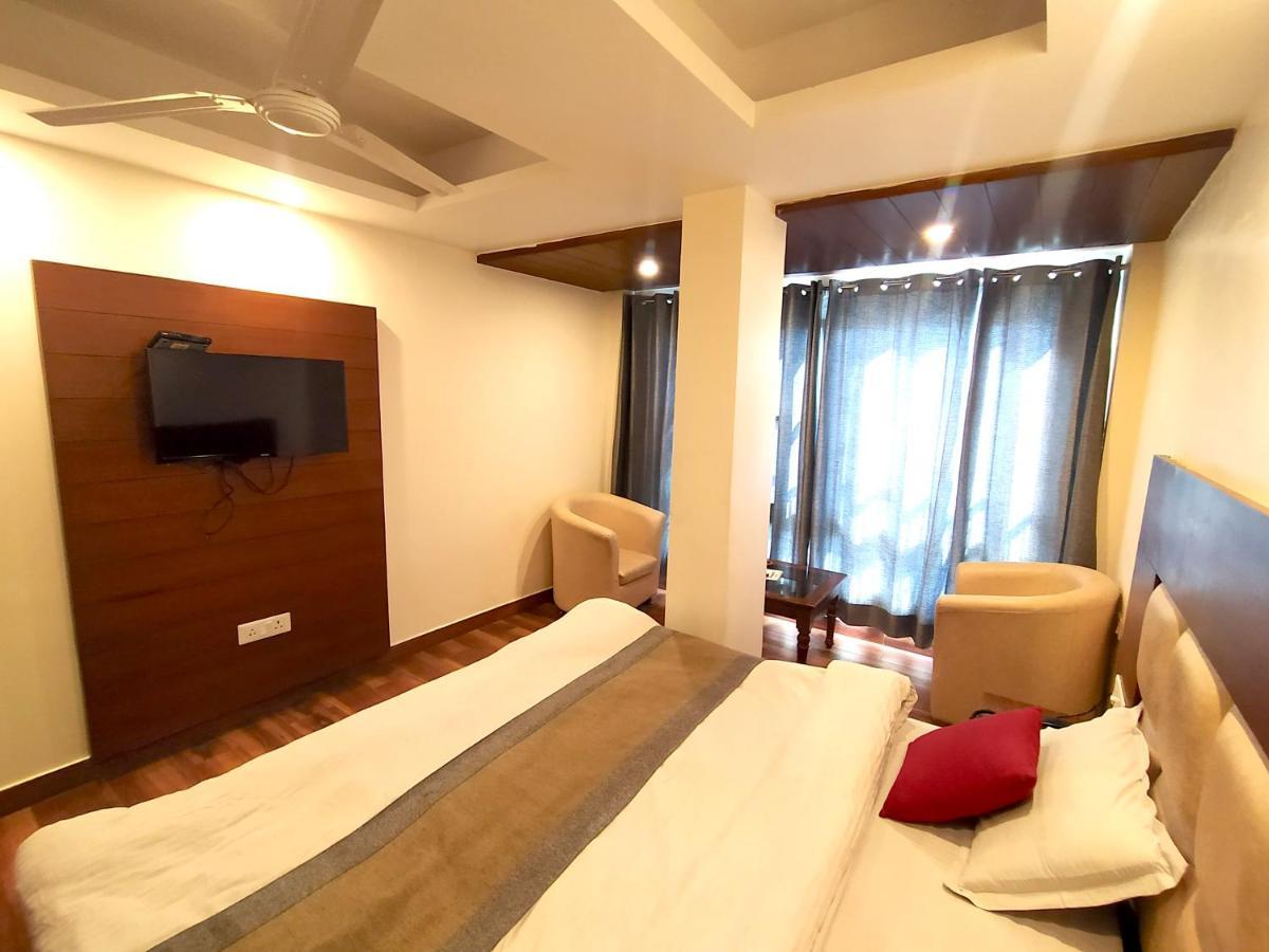 Hotel Samrat, Mussoorie Zewnętrze zdjęcie