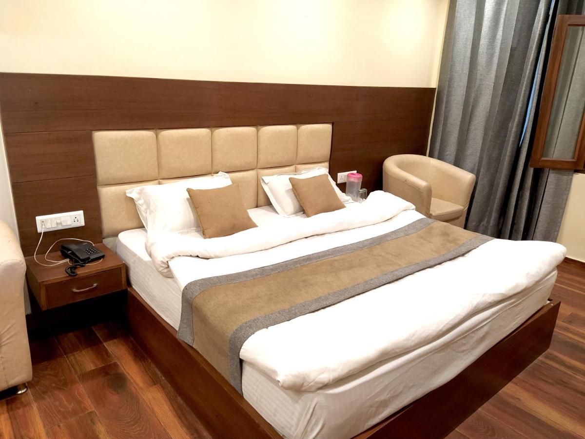 Hotel Samrat, Mussoorie Zewnętrze zdjęcie